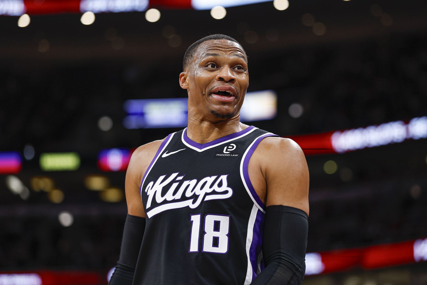 Plein d'énergie ! Westbrook a marqué 13 points, 4 rebonds et 5 passes décisives à la mi-temps, et a réussi 3 des 4 tirs à trois points.