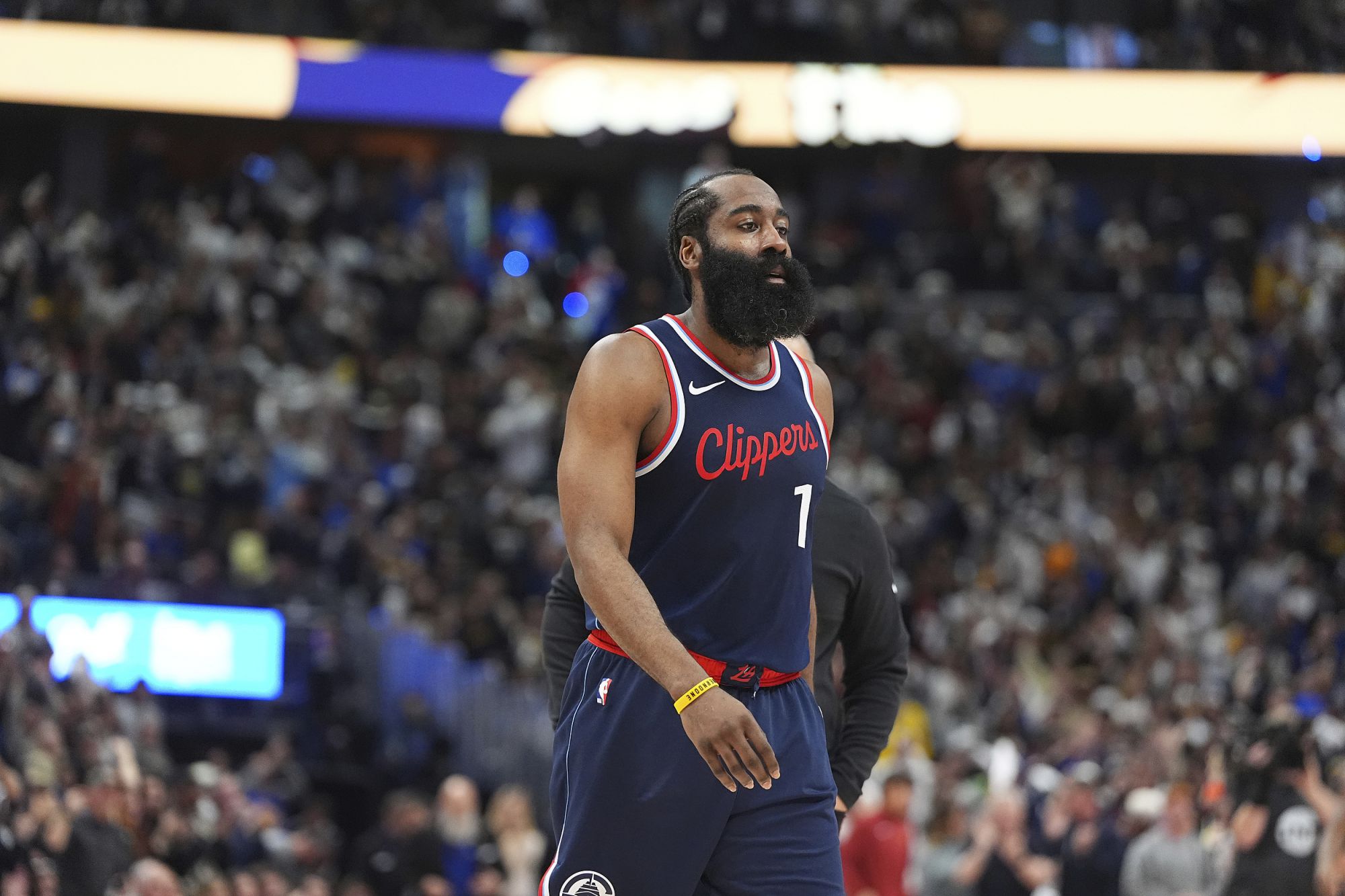 Surpassez James! Harden a marqué plus de 12 points en 2 minutes 18 fois, se classant deuxième de l'histoire