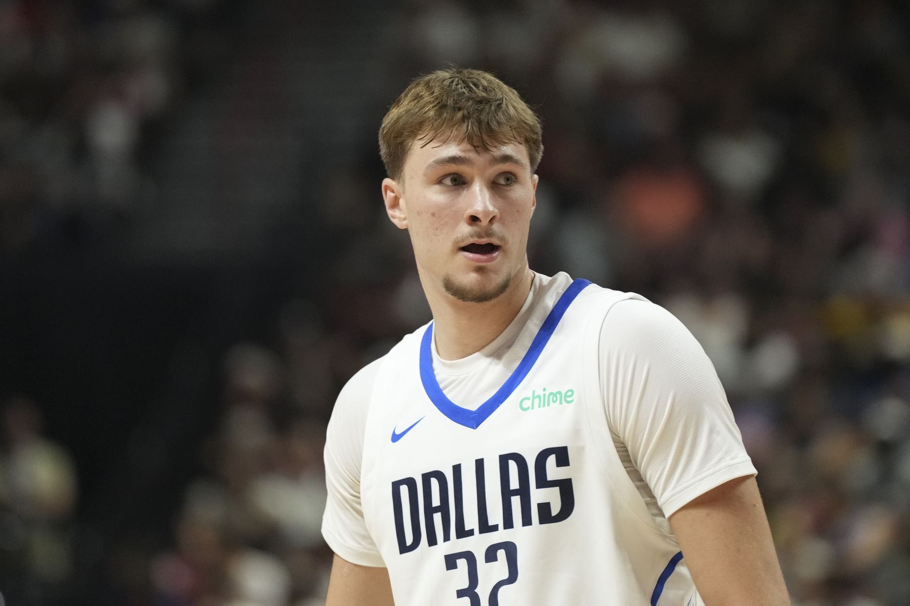 Porte-parole célèbre : si Harrison échange Flagg + sourcils épais contre Doncic, Pelinka refusera définitivement